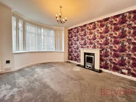 4 bedroom Detached house to let in Newlyn Drive, Wollaton, Nottingham, NG8