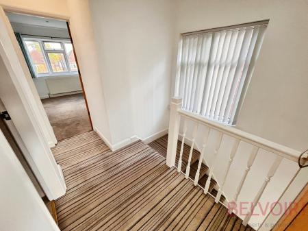 4 bedroom Detached house to let in Newlyn Drive, Wollaton, Nottingham, NG8