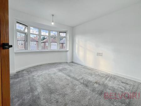 4 bedroom Detached house to let in Newlyn Drive, Wollaton, Nottingham, NG8