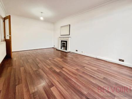 4 bedroom Detached house to let in Newlyn Drive, Wollaton, Nottingham, NG8
