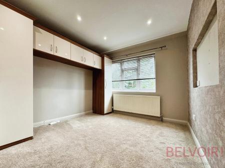 4 bedroom Detached house to let in Newlyn Drive, Wollaton, Nottingham, NG8