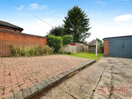 4 bedroom Detached house to let in Newlyn Drive, Wollaton, Nottingham, NG8