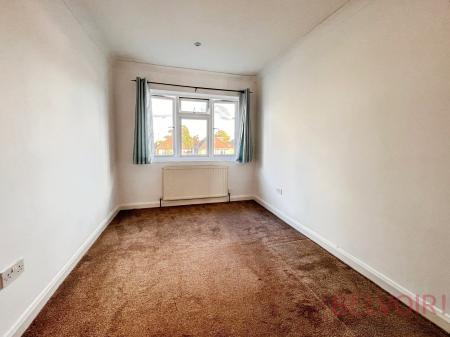 4 bedroom Detached house to let in Newlyn Drive, Wollaton, Nottingham, NG8