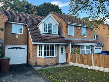 3 bedroom House to let in Ellwood Crescent, Wollaton, Nottingham, NG8