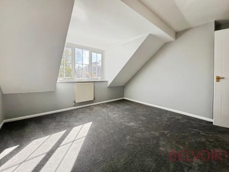 3 bedroom House to let in Ellwood Crescent, Wollaton, Nottingham, NG8