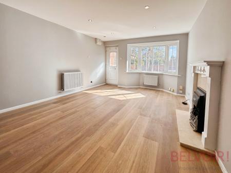 3 bedroom House to let in Ellwood Crescent, Wollaton, Nottingham, NG8