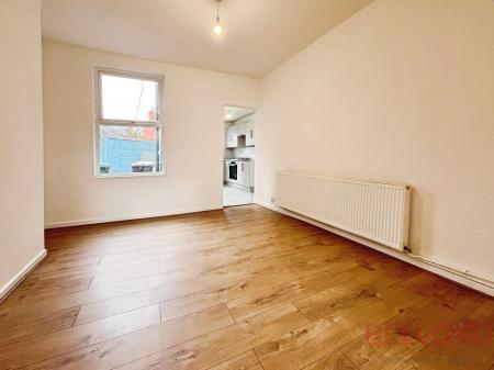 2 bedroom Terraced House to let in Henrietta Street, Nottingham, NG6