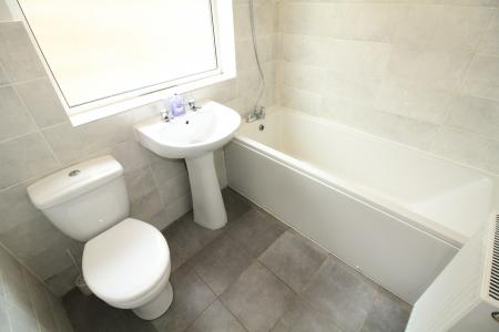 3 bedroom Detached house to let in Cedarland Crescent, Nuthall, NG16