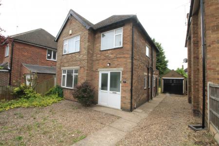 3 bedroom Detached house to let in Cedarland Crescent, Nuthall, NG16