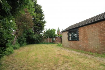 3 bedroom Detached house to let in Cedarland Crescent, Nuthall, NG16