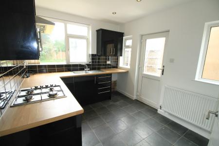 3 bedroom Detached house to let in Cedarland Crescent, Nuthall, NG16