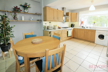 3 bedroom Semi-detached house to let in Aspley Lane, Aspley, Nottingham, NG8