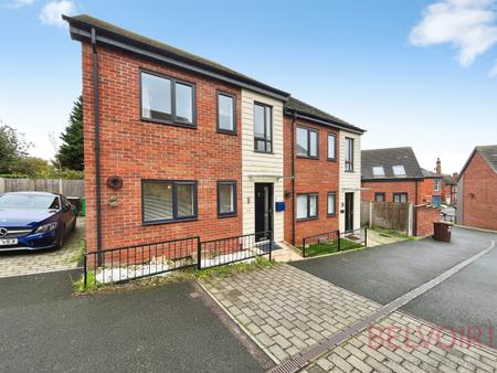 4 bedroom Semi-detached house to let in Dob Park Close, Basford, Nottingham, NG6