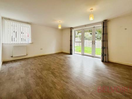 4 bedroom Semi-detached house to let in Dob Park Close, Basford, Nottingham, NG6