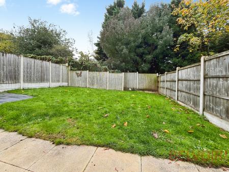 4 bedroom Semi-detached house to let in Dob Park Close, Basford, Nottingham, NG6