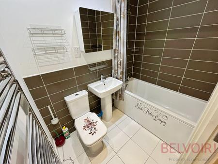 4 bedroom Semi-detached house to let in Dob Park Close, Basford, Nottingham, NG6