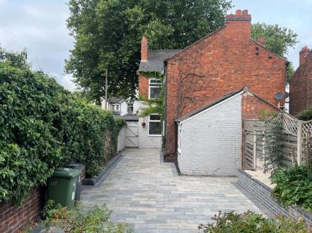 3 bedroom End of terrace house to let in Bloxwich Road, Bloxwich, Walsall, WS3