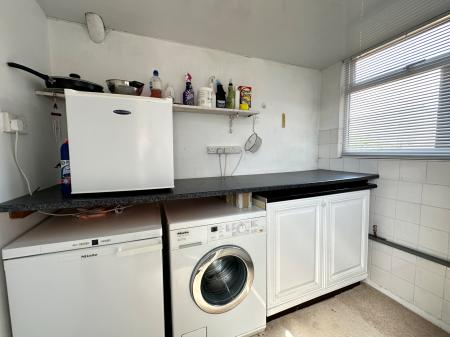 3 bedroom Semi-detached house for sale in Drake Road, Bloxwich, Walsall, WS3