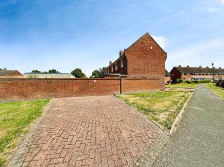 3 bedroom Semi-detached house for sale in Drake Road, Bloxwich, Walsall, WS3