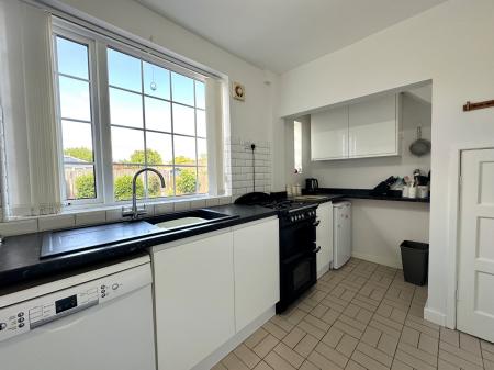 3 bedroom Semi-detached house for sale in Drake Road, Bloxwich, Walsall, WS3
