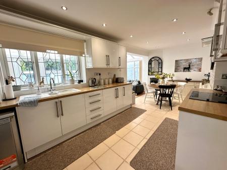 3 bedroom Semi-detached house for sale in Drake Road, Bloxwich, Walsall, WS3