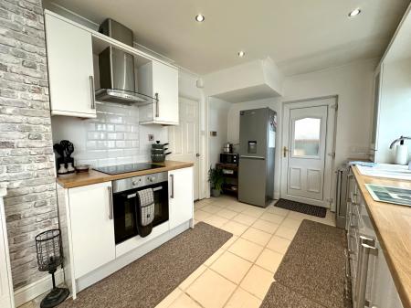 3 bedroom Semi-detached house for sale in Drake Road, Bloxwich, Walsall, WS3