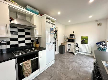 3 bedroom Semi-detached house for sale in Meadow Brook, Shelfield, Walsall, WS4