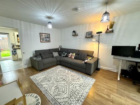 3 bedroom Semi-detached house for sale in Meadow Brook, Shelfield, Walsall, WS4