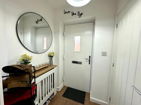 3 bedroom Semi-detached house for sale in Meadow Brook, Shelfield, Walsall, WS4