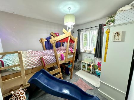 3 bedroom Semi-detached house for sale in Meadow Brook, Shelfield, Walsall, WS4