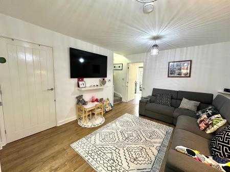 3 bedroom Semi-detached house for sale in Meadow Brook, Shelfield, Walsall, WS4