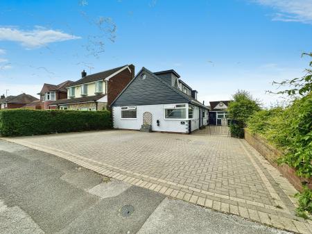 5 bedroom Detached house for sale in Monmouth Road, Bentley, Walsall, WS2