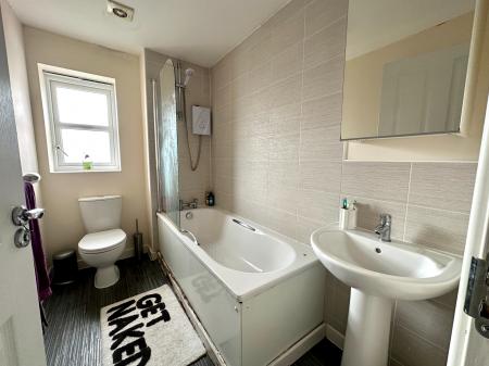 4 bedroom Semi-detached house for sale in Shearwater Road, Coalpool, Walsall, WS3