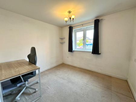 2 bedroom Apartment for sale in Squires Grove, New Invention, Willenhall, WV12