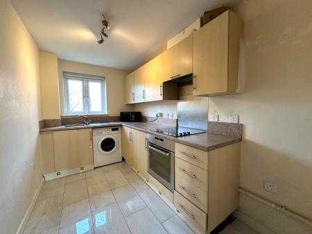 2 bedroom Apartment for sale in Squires Grove, New Invention, Willenhall, WV12