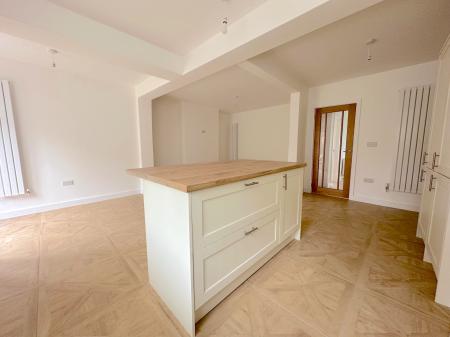 4 bedroom Detached house for sale in Stoney Lane, Bloxwich, Walsall, WS3