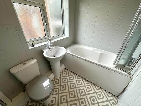 4 bedroom Semi-detached house for sale in Wallington Heath, Bloxwich, WS3