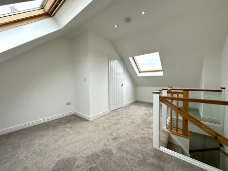 4 bedroom Semi-detached house for sale in Wallington Heath, Bloxwich, WS3