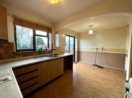 4 bedroom Semi-detached house for sale in Keats Road, Willenhall, WV12