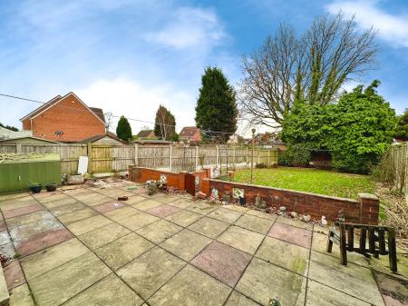 4 bedroom Semi-detached house for sale in Keats Road, Willenhall, WV12