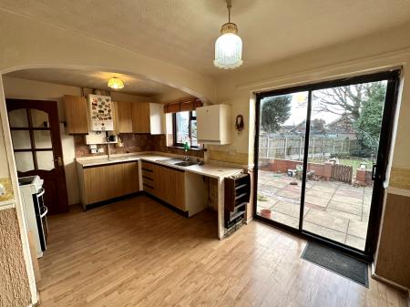 4 bedroom Semi-detached house for sale in Keats Road, Willenhall, WV12