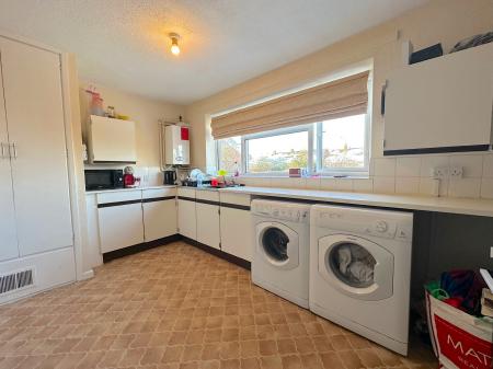 2 bedroom Flat for sale in Gorsey Lane, Great Wyrley, Walsall, WS6