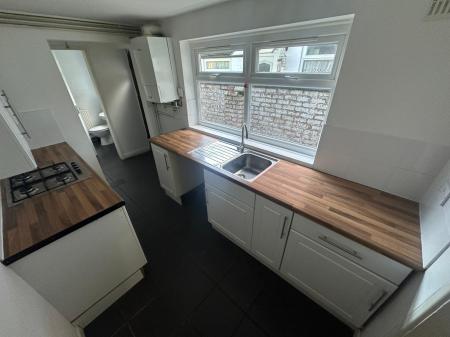 2 bedroom Terraced House to let in Essex Street, Walsall, WS2