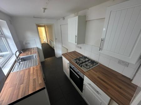 2 bedroom Terraced House to let in Essex Street, Walsall, WS2