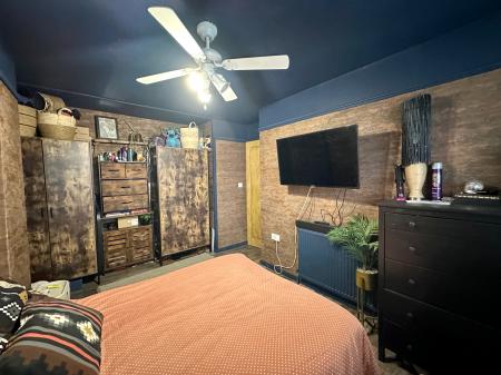 3 bedroom Semi-detached house for sale in Longwood Rise, Willenhall, WV12