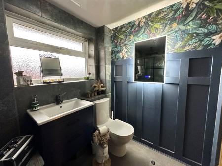 3 bedroom Semi-detached house for sale in Longwood Rise, Willenhall, WV12