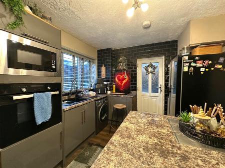 3 bedroom Semi-detached house for sale in Longwood Rise, Willenhall, WV12