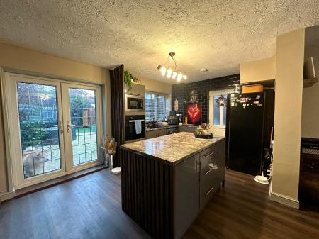 3 bedroom Semi-detached house for sale in Longwood Rise, Willenhall, WV12