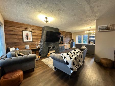 3 bedroom Semi-detached house for sale in Longwood Rise, Willenhall, WV12