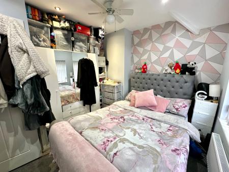 3 bedroom Semi-detached house for sale in Victoria Avenue, Bloxwich, Walsall, WS3